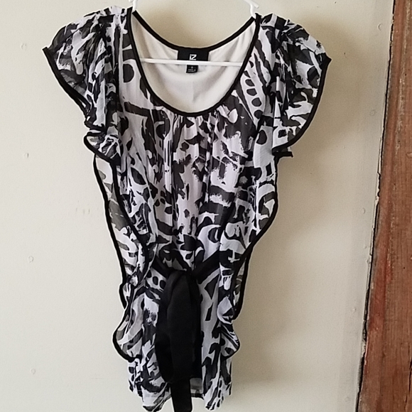 IZ Byer black and white blouse with belt - Picture 1 of 6
